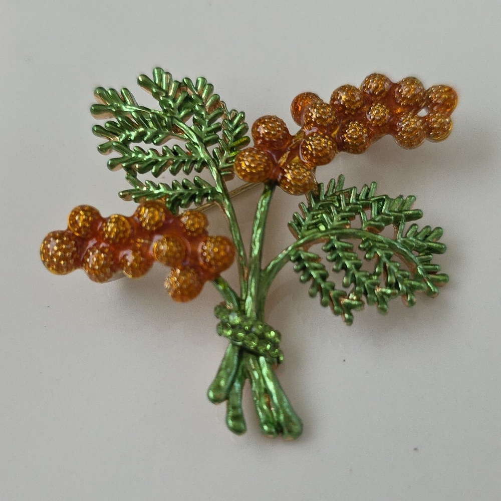 Simple Berries and Branches Brooch